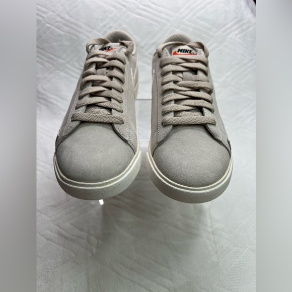 17: Womens Nike Blazer Low SD (sand / white suede) Size 6.5 - Picture 2 of 10